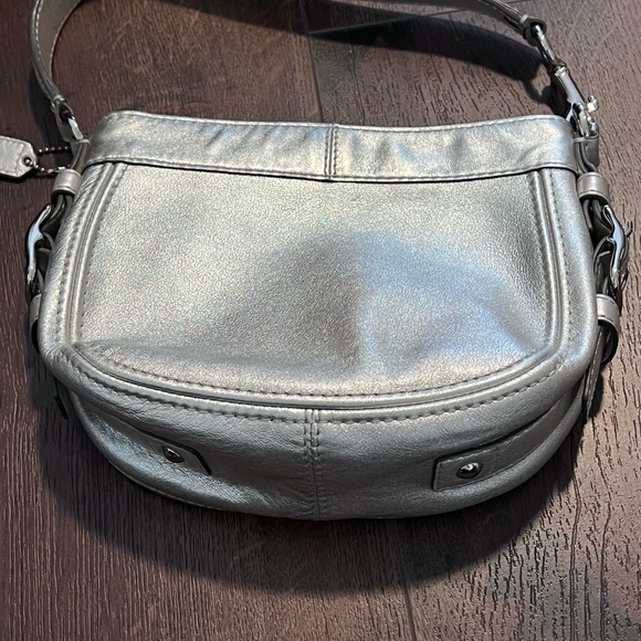 Vintage Coach Metallic Silver Shoulder Bag - Picture 4 of 6